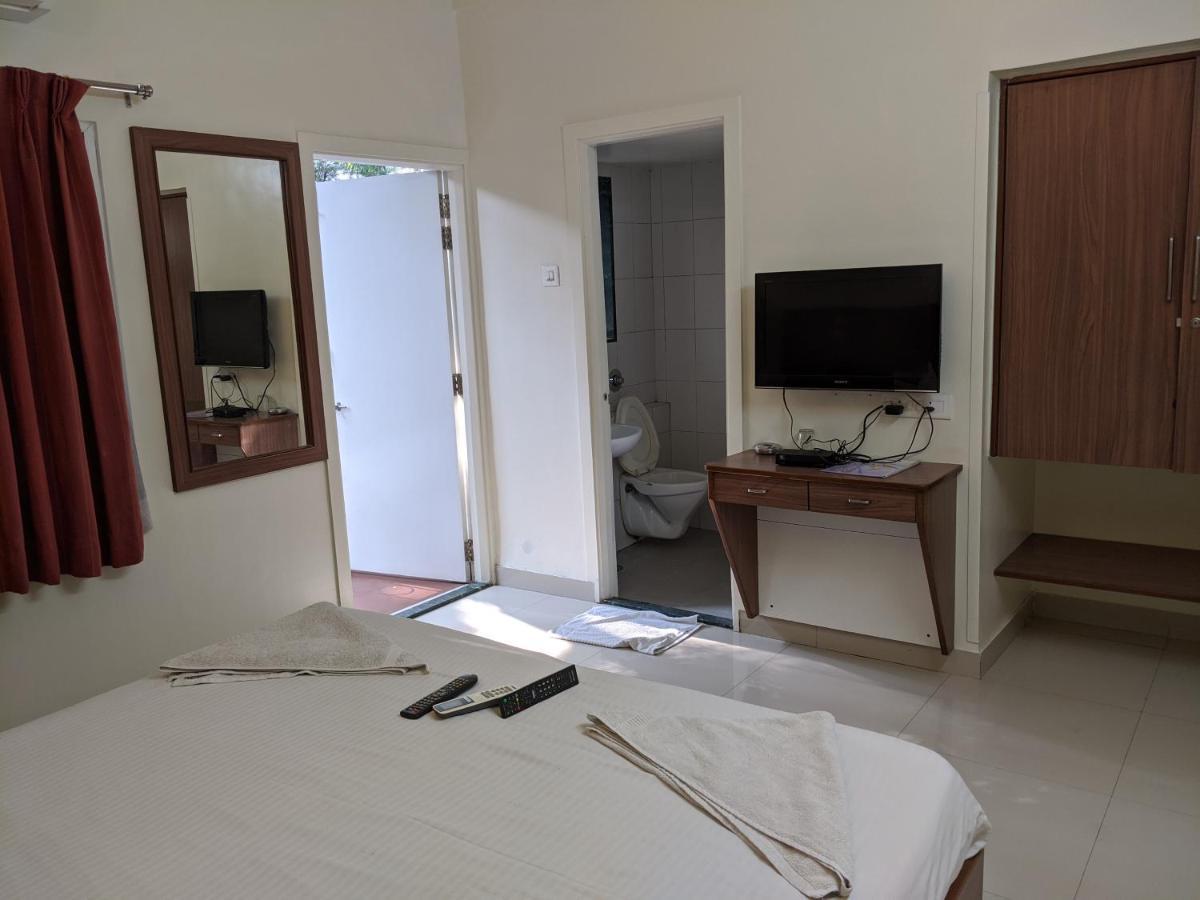 Suryavilla Hotel Pune Exterior photo