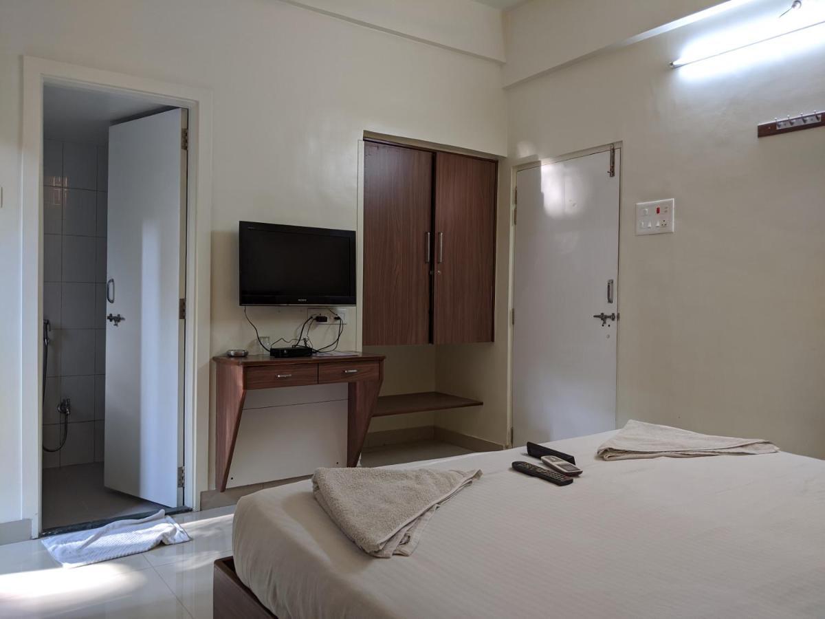 Suryavilla Hotel Pune Exterior photo